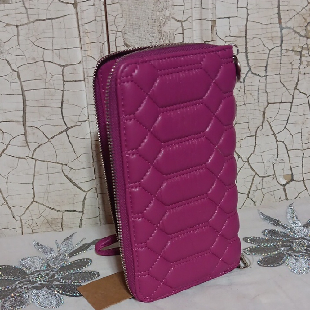 Steve Madden Fuchsia Quilted Wallet - Picture 4 of 5